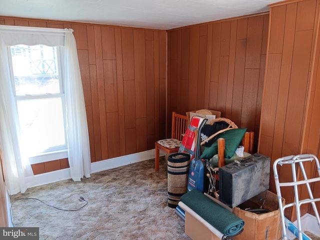 322 S LAUREL AVE, Berkeley Springs, WV 25411