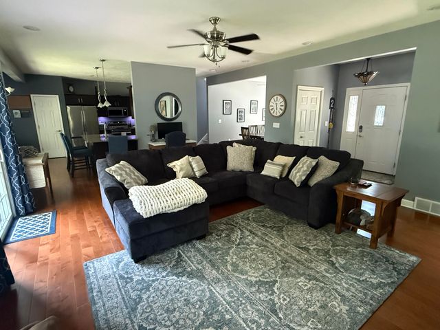 155 Hickory Hills, Marshall Twp, MI 49068