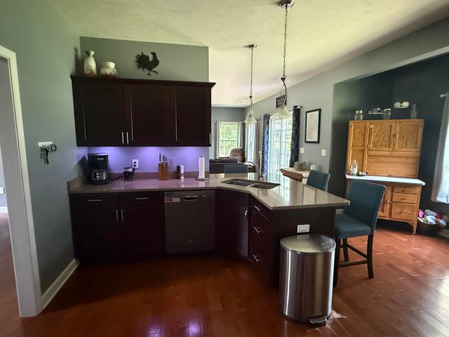 155 Hickory Hills, Marshall Twp, MI 49068