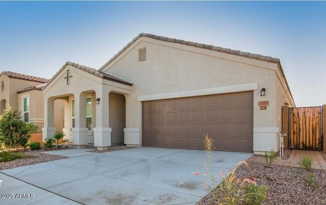 1953 W Yellowbird Lane, Phoenix, AZ 85085