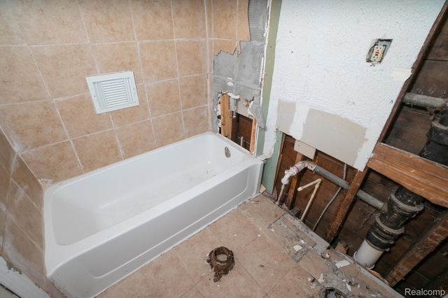 12257 W Jeffries Freeway, Detroit, MI 48204