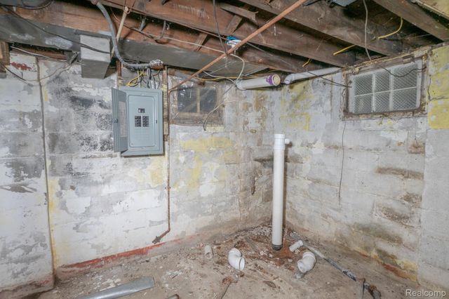 12257 W Jeffries Freeway, Detroit, MI 48204