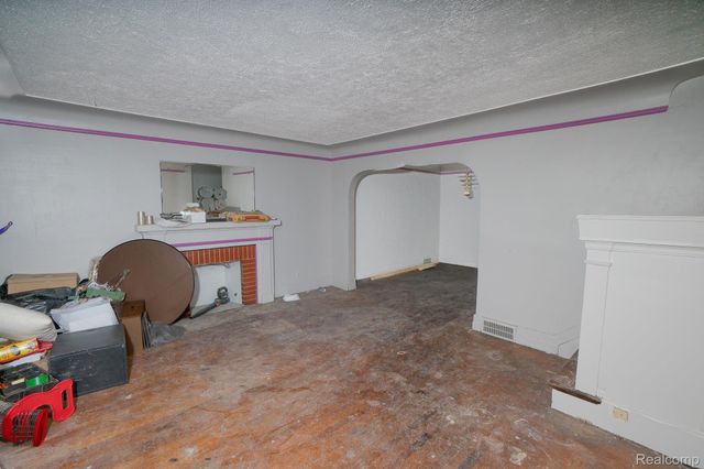 12257 W Jeffries Freeway, Detroit, MI 48204