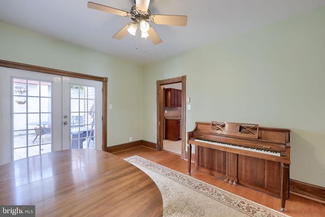 17 CHURCH ST, Glen Rock, PA 17327
