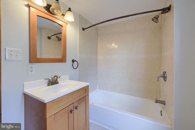 17 CHURCH ST, Glen Rock, PA 17327