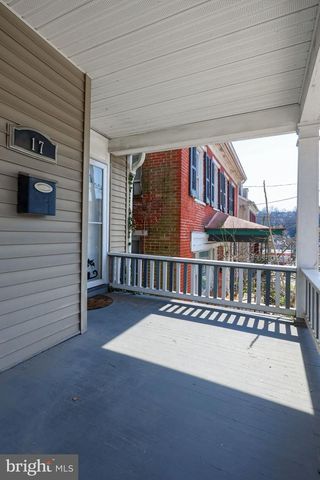 17 CHURCH ST, Glen Rock, PA 17327