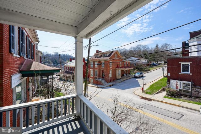 17 CHURCH ST, Glen Rock, PA 17327
