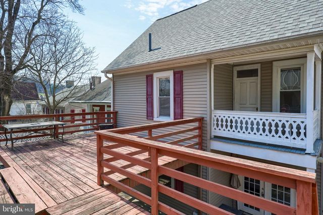 17 CHURCH ST, Glen Rock, PA 17327