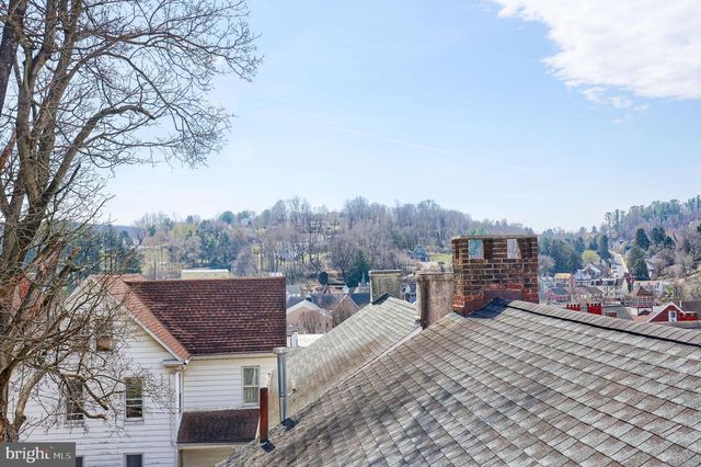 17 CHURCH ST, Glen Rock, PA 17327