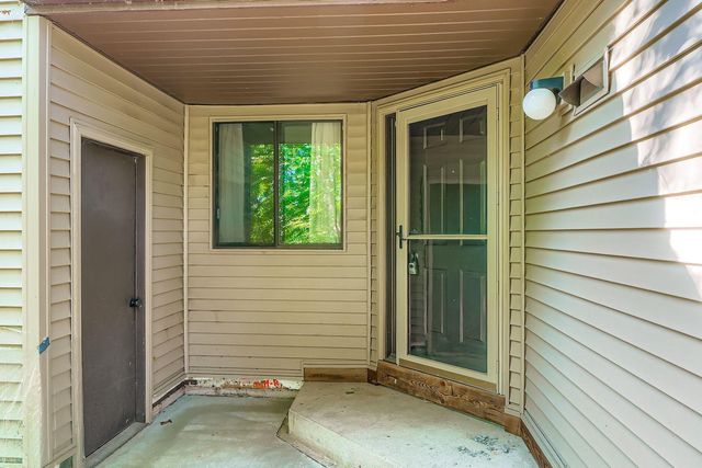 114 South Drive D, Circle Pines, MN 55014