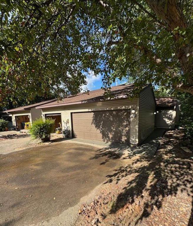 114 South Drive D, Circle Pines, MN 55014