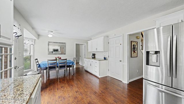 10705 Sevenoaks Dr, Louisville, KY 40241