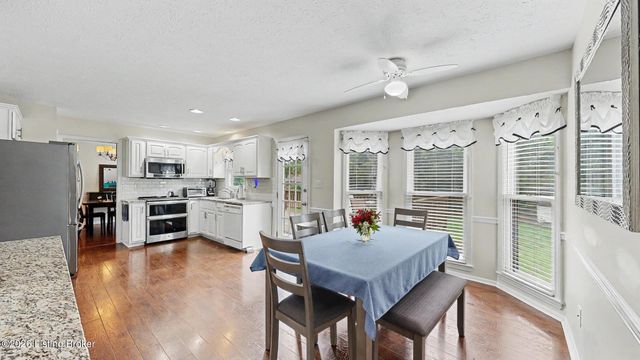 10705 Sevenoaks Dr, Louisville, KY 40241