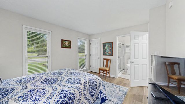 10705 Sevenoaks Dr, Louisville, KY 40241