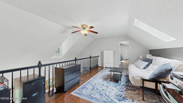 10705 Sevenoaks Dr, Louisville, KY 40241