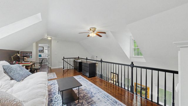 10705 Sevenoaks Dr, Louisville, KY 40241
