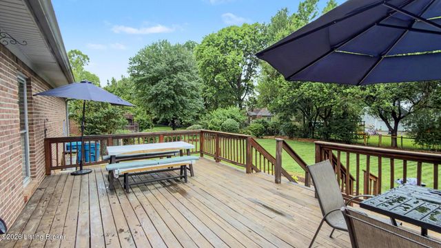 10705 Sevenoaks Dr, Louisville, KY 40241