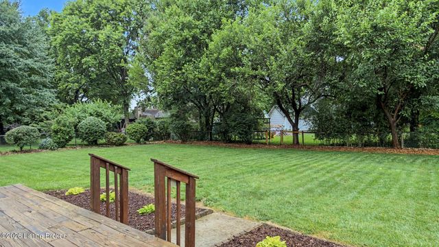10705 Sevenoaks Dr, Louisville, KY 40241