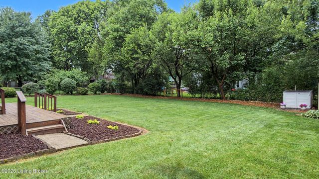 10705 Sevenoaks Dr, Louisville, KY 40241