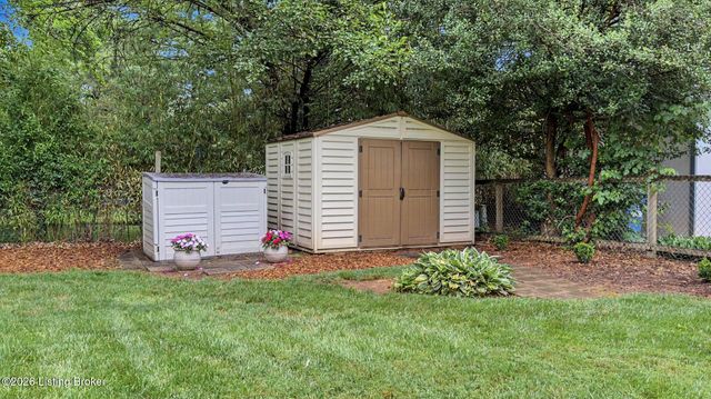 10705 Sevenoaks Dr, Louisville, KY 40241