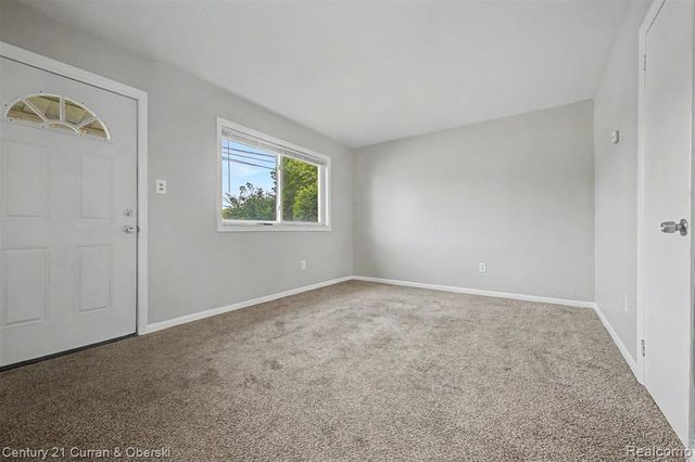 1432 Charter Street, Lincoln Park, MI 48146