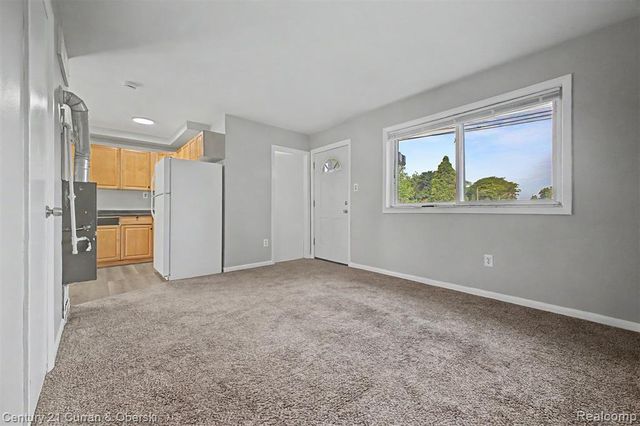 1432 Charter Street, Lincoln Park, MI 48146