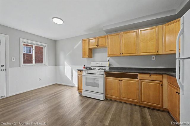1432 Charter Street, Lincoln Park, MI 48146