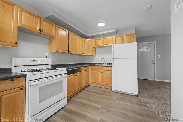 1432 Charter Street, Lincoln Park, MI 48146