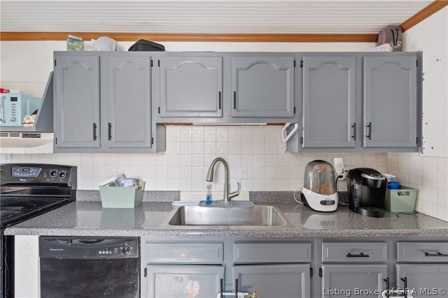 223 Perrin Lane, Jeffersonville, IN 47130