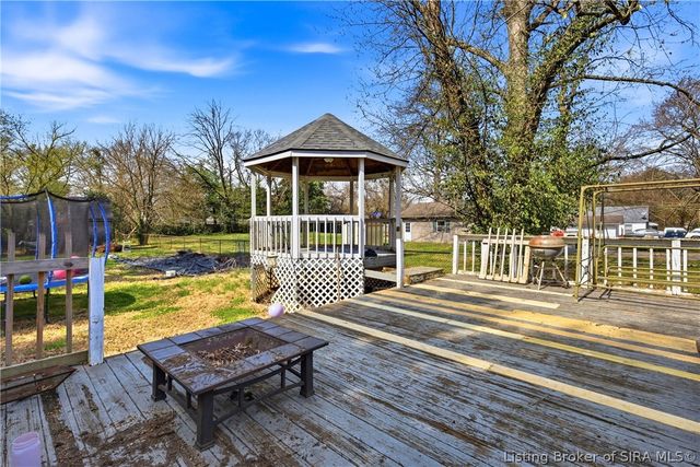 223 Perrin Lane, Jeffersonville, IN 47130