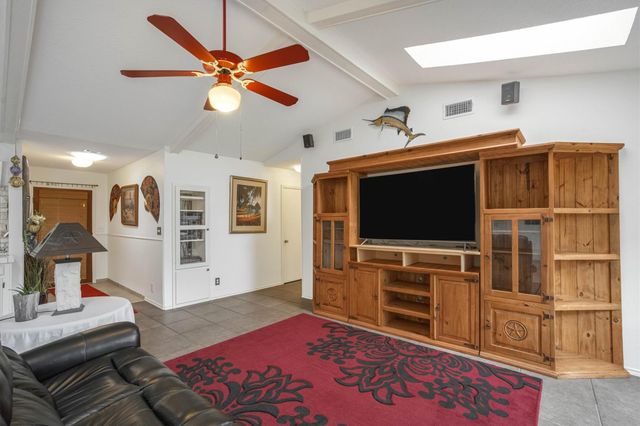 112 Mahalua LN, Bastrop, TX 78602