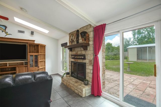 112 Mahalua LN, Bastrop, TX 78602