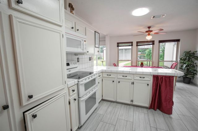 112 Mahalua LN, Bastrop, TX 78602