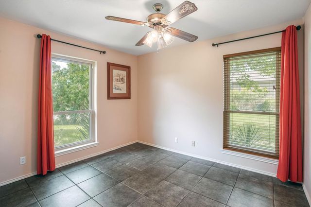 112 Mahalua LN, Bastrop, TX 78602