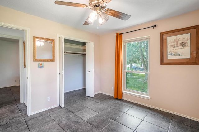 112 Mahalua LN, Bastrop, TX 78602