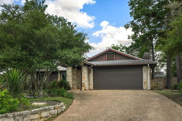 112 Mahalua LN, Bastrop, TX 78602