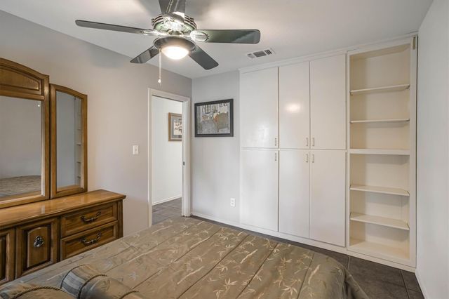 112 Mahalua LN, Bastrop, TX 78602