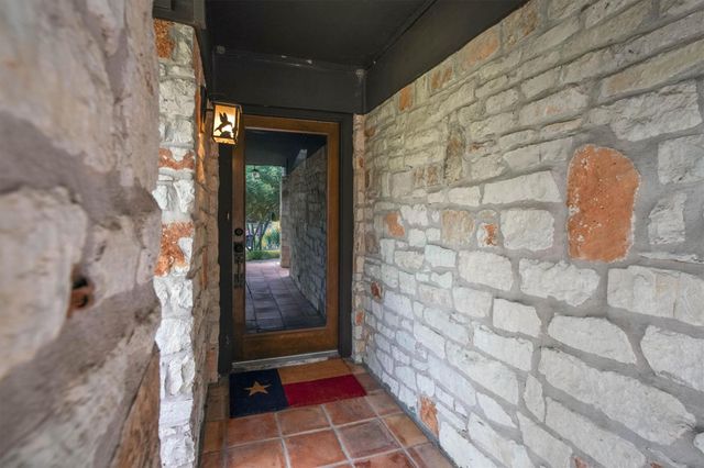 112 Mahalua LN, Bastrop, TX 78602