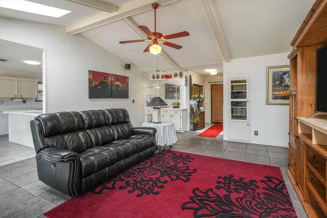 112 Mahalua LN, Bastrop, TX 78602