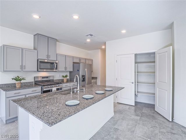 427 Larksong Avenue, Henderson, NV 89011