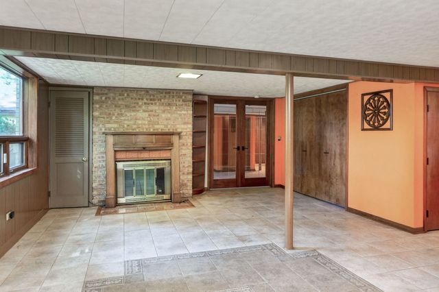 3700 Douglas Road, Downers Grove, IL 60515