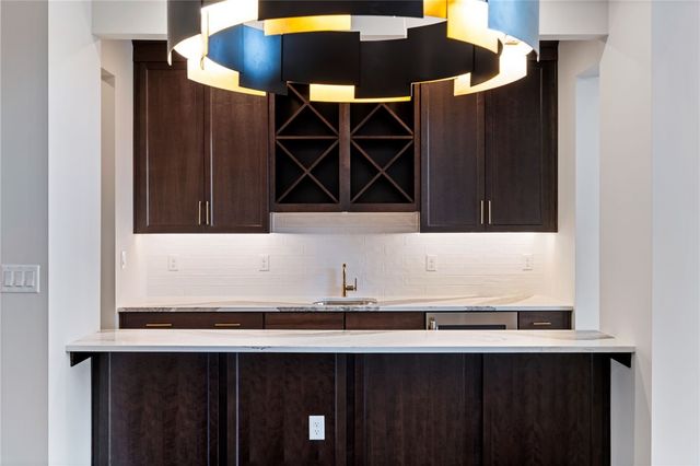 454 Independence, Cecil, PA 15317