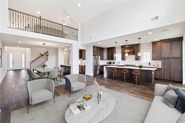 454 Independence, Cecil, PA 15317