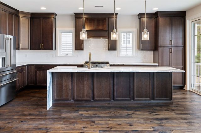 454 Independence, Cecil, PA 15317