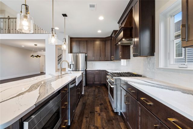 454 Independence, Cecil, PA 15317