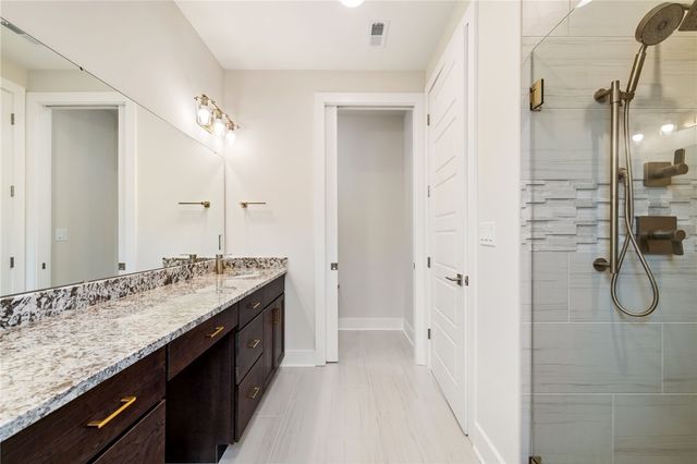 454 Independence, Cecil, PA 15317