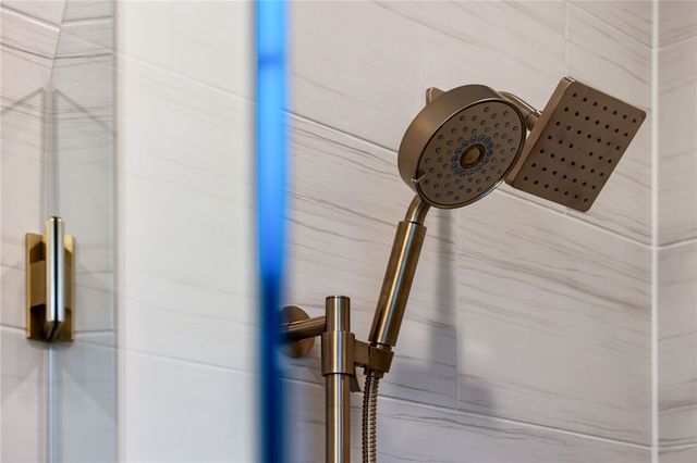 454 Independence, Cecil, PA 15317