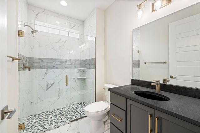 454 Independence, Cecil, PA 15317