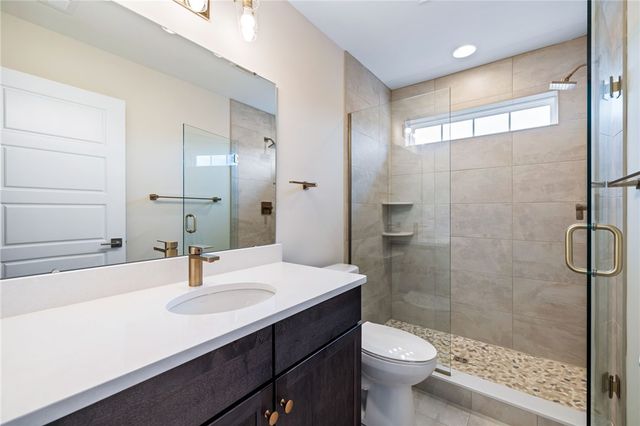 454 Independence, Cecil, PA 15317