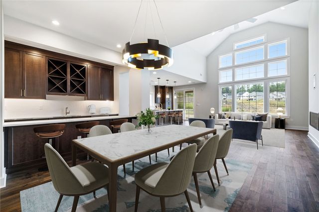 454 Independence, Cecil, PA 15317